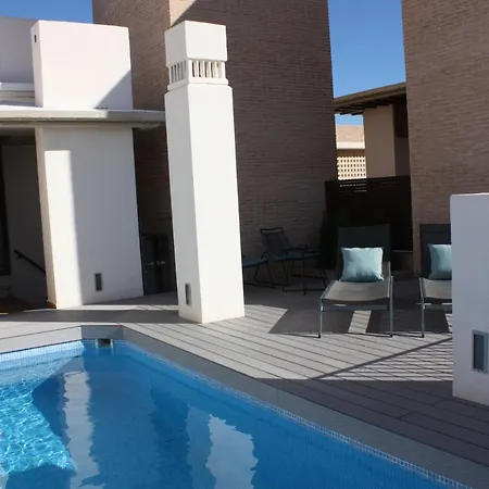 116 - Penthouse With Private Pool Near *